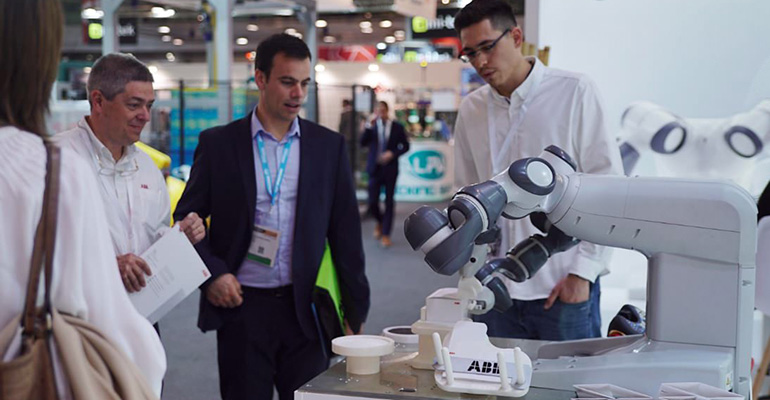 YuMi, el primer robot industrial colaborativo de doble brazo