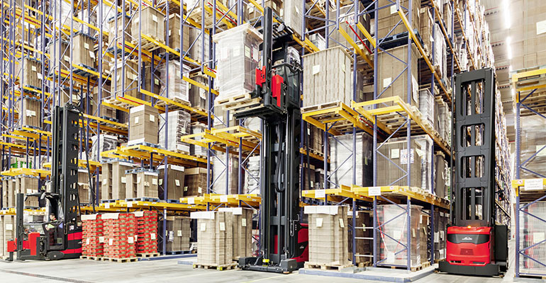 Linde Material Handling presenta sus nuevas carretillas para pasillo estrecho