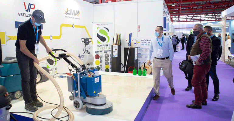 Hygienalia crea una nueva área con las últimas innovaciones y demostraciones en robots de limpieza industrial