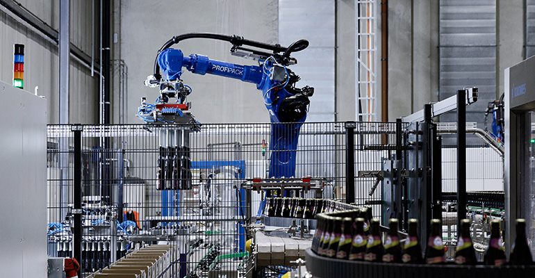 La empresa de cerveza artesanal Schneider Weisse automatiza los procesos de embalaje con Profipack y robots Motoman