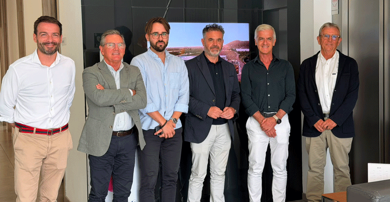 El vicepresidente segundo del Consell visita las instalaciones de Christeyns España en Ador