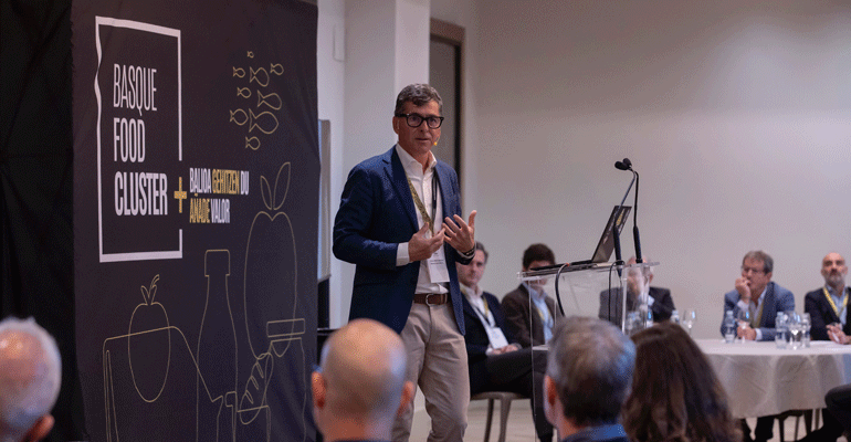 “La Inteligencia Artificial es la transformación más radical de nuestra era”, afirma Guillermo Arrieta (Mahou San Miguel) en los ‘Encuentros con la Dirección’ de Basque Food Cluster