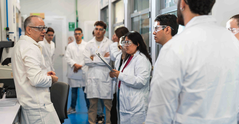 El Máster de Aimplas y la UPV sobre Materiales Poliméricos y Composites celebra su 11ª edición y la Cátedra Aimplas becará a 12 estudiantes
